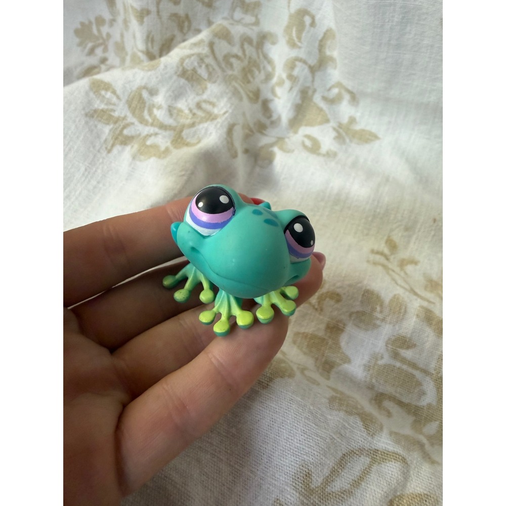 Hasbro Littlest Pet Shop Bullfrog 949 Teal Green Purple Eyes Authentic LPS Toy